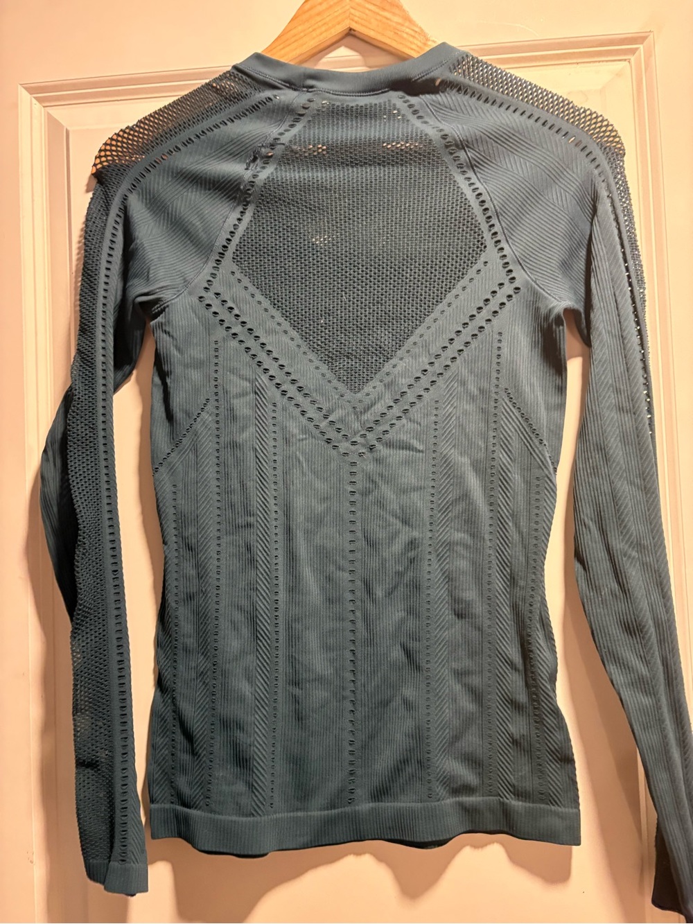 Athleta Oxygen Top Small Nordic Teal Seamless Mesh Long Sleeve Workout Shirt - Picture 6 of 6